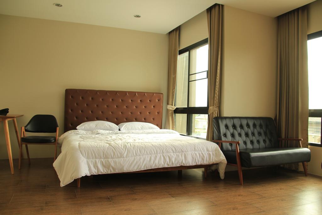 The Residence Thepkanjana Ban Khlong Krathum Baen Bagian luar foto