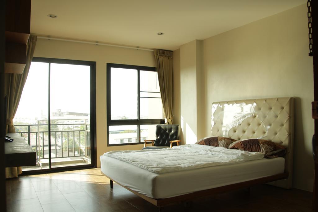 The Residence Thepkanjana Ban Khlong Krathum Baen Bagian luar foto