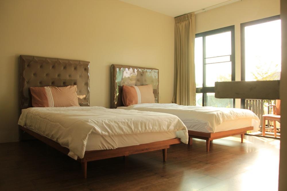 The Residence Thepkanjana Ban Khlong Krathum Baen Bagian luar foto