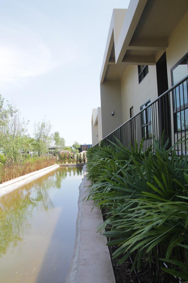 The Residence Thepkanjana Ban Khlong Krathum Baen Bagian luar foto