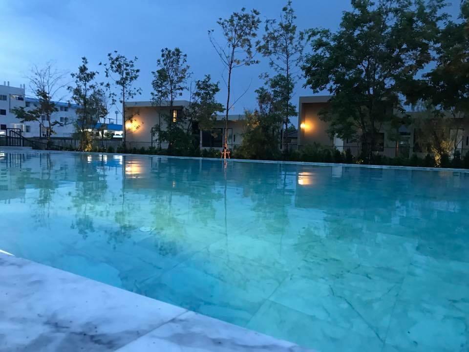 The Residence Thepkanjana Ban Khlong Krathum Baen Bagian luar foto