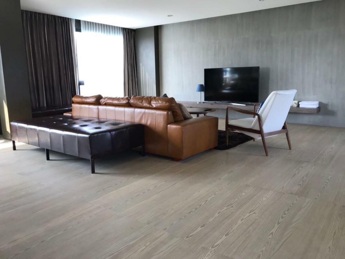 The Residence Thepkanjana Ban Khlong Krathum Baen Bagian luar foto